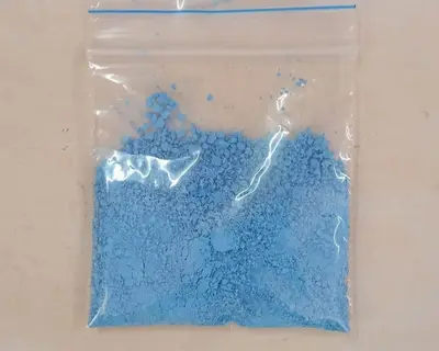 Cobalt blue powder, packed